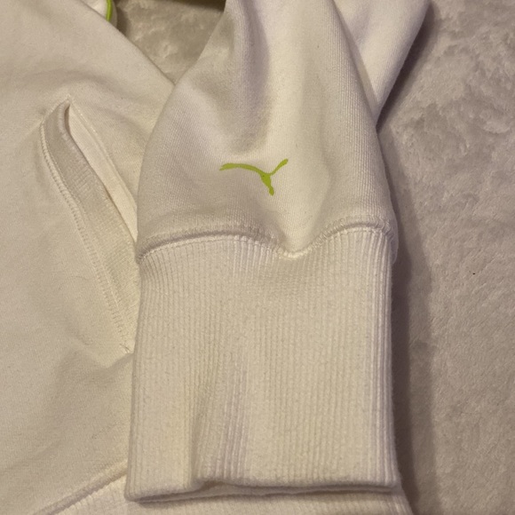 NWT Size M Women’s PUMA Hoodie - Picture 4 of 12